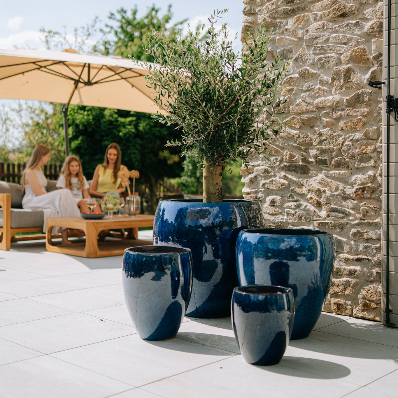 Provencelia Pflanzkübel LAFONTAINE Azurblau – glasierte Keramik, Anduze-Stil