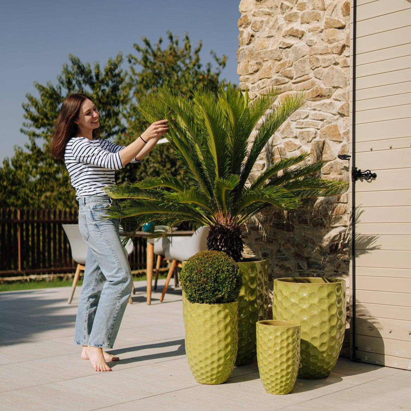 Provencelia Pflanzkübel MEROVEE Olivgrün – glasierte Keramik, Anduze-Stil