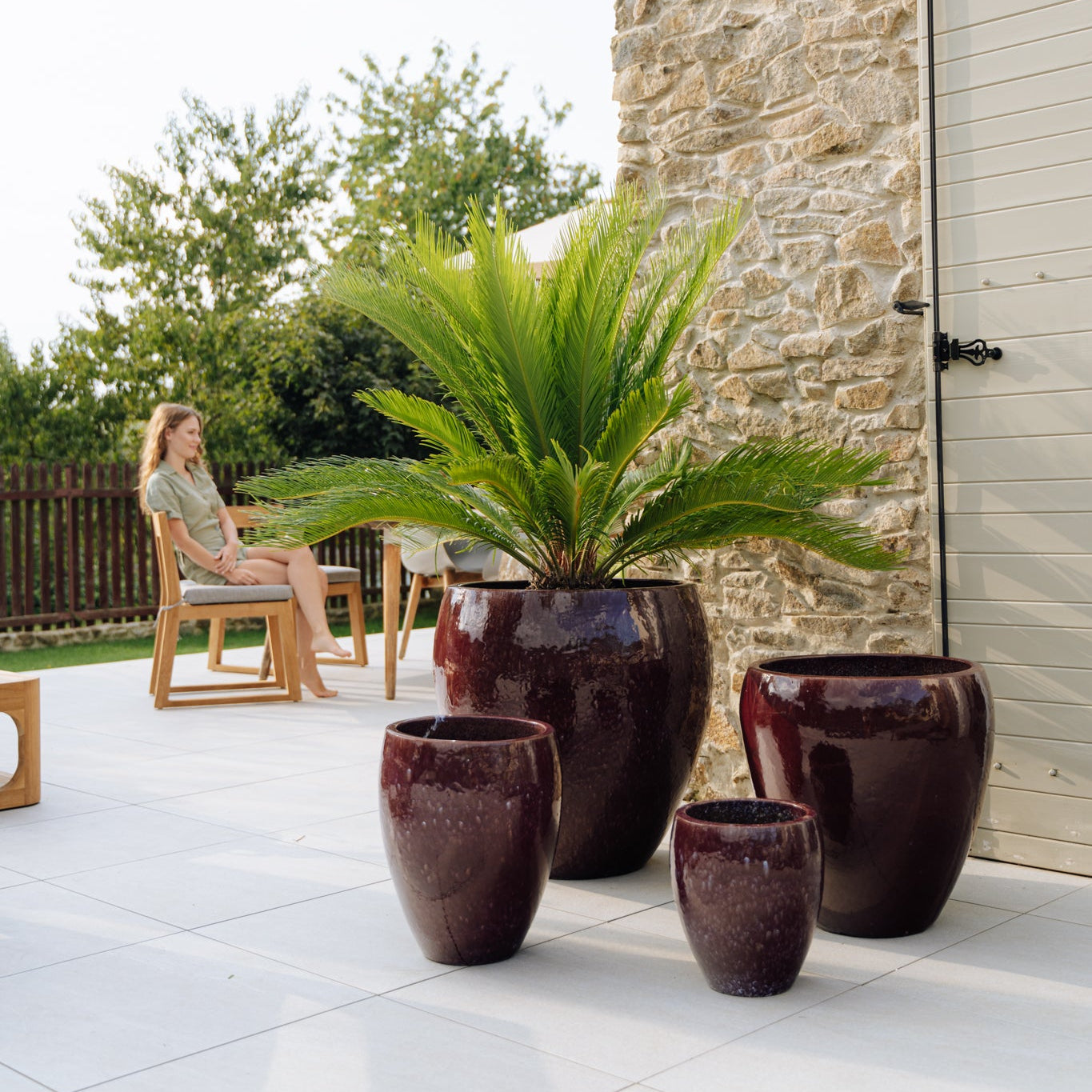 Provencelia Pflanzkübel LAFONTAINE Lila – glasierte Keramik, Anduze-Stil
