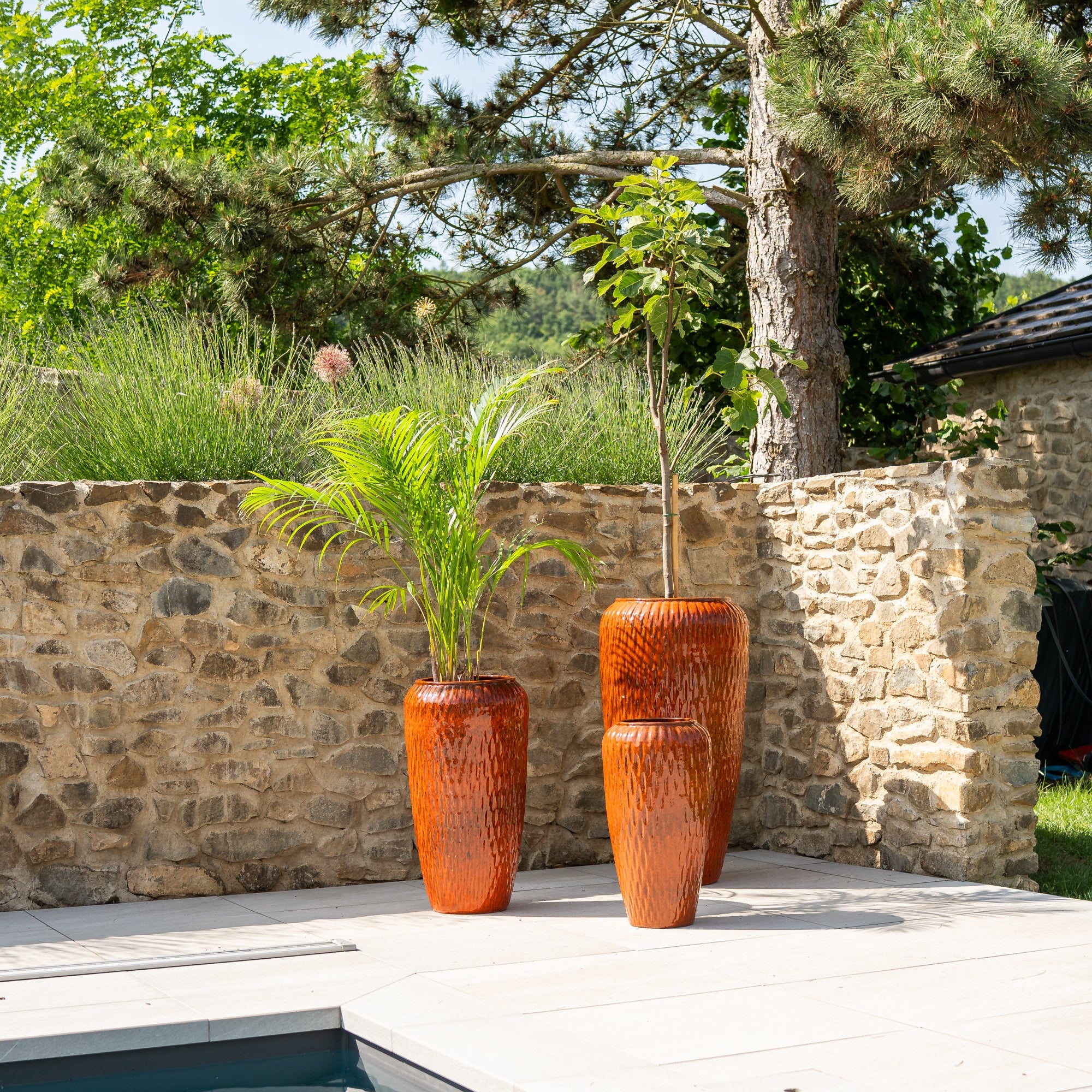 Provencelia Pflanzkübel POMPADOUR Tropická oranžová – glasierte Keramik, Anduze-Stil