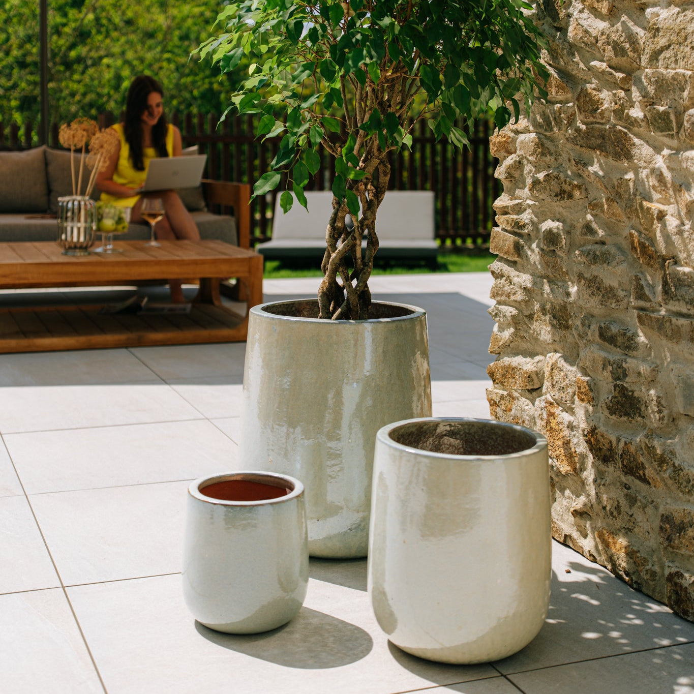 Provencelia Pflanzkübel DIANE Perlová – glasierte Terrakotta, Anduze-Stil