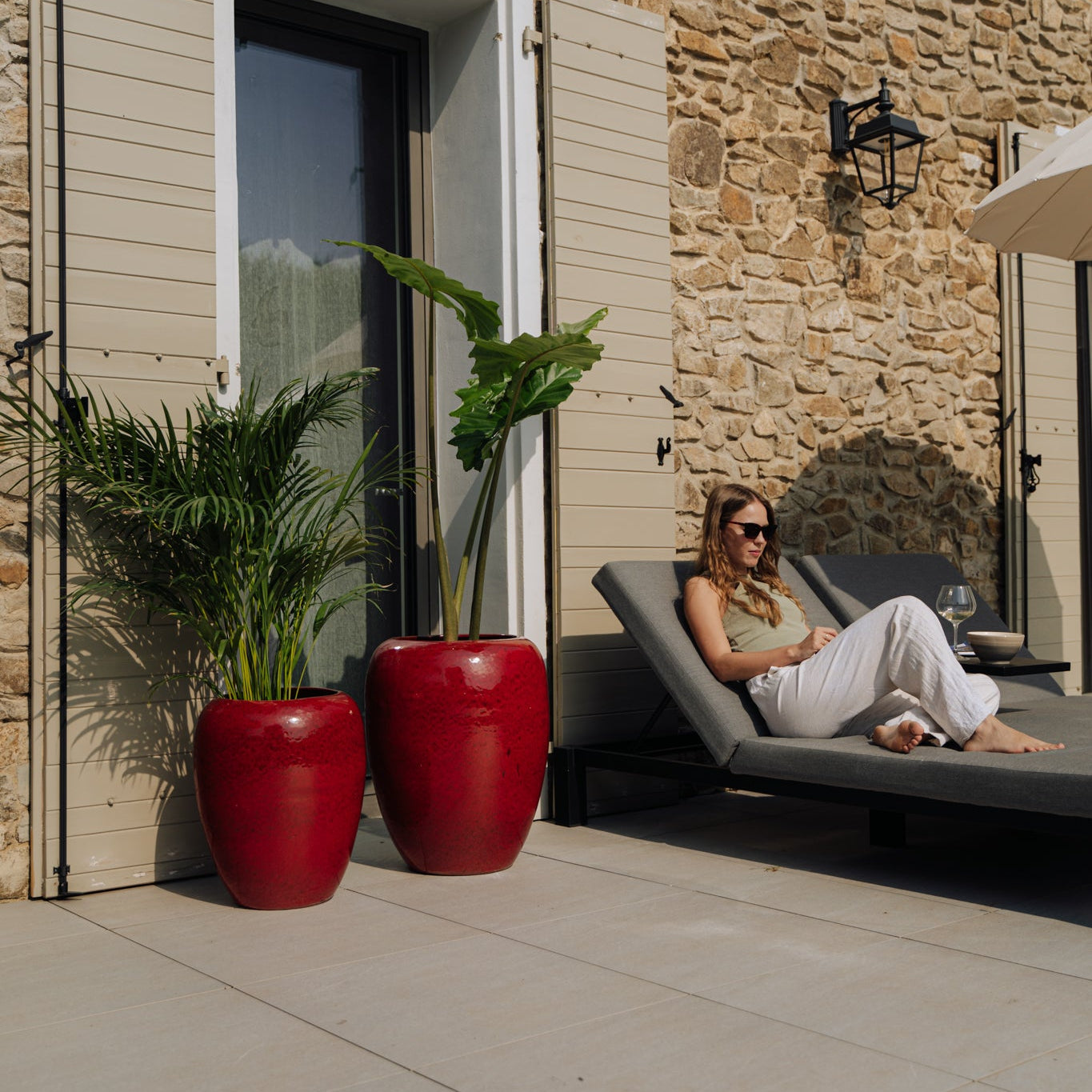 Provencelia Pflanzkübel GALILEE Tropenrot – glasierte Keramik, Anduze-Stil