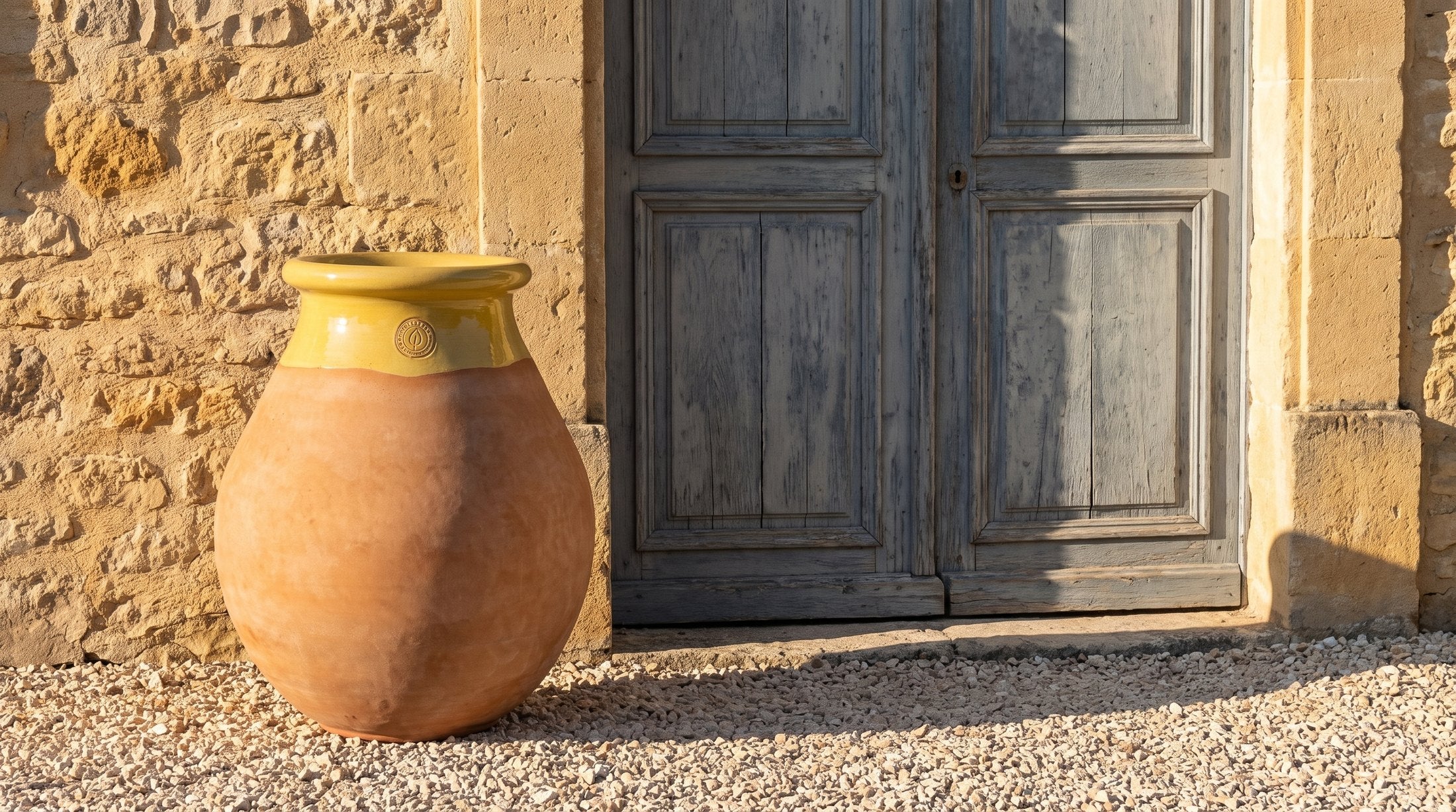 Provenzalischer Biot Made in Provence — Terrakotta cérusée mit Honigkragen